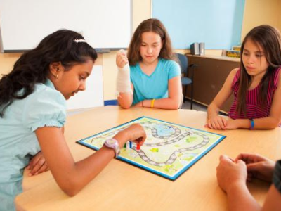 小学生课堂游戏,小学生课堂游戏乐翻天”