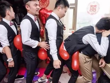 结婚堵门游戏,见证爱情甜蜜的结婚游戏瞬间