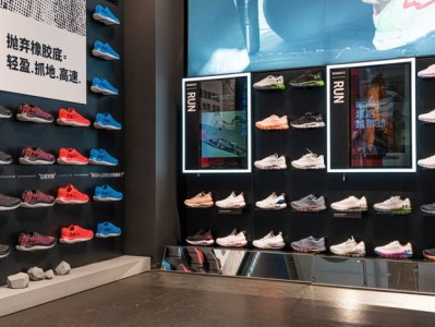 业绩还在下坠，安德玛进入转型深水区