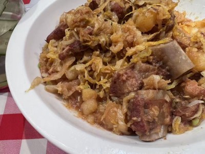 罗永浩“停战”后，西贝紧急培训厨师